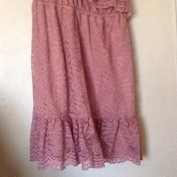 Beautiful dress - Picture 4 of 4